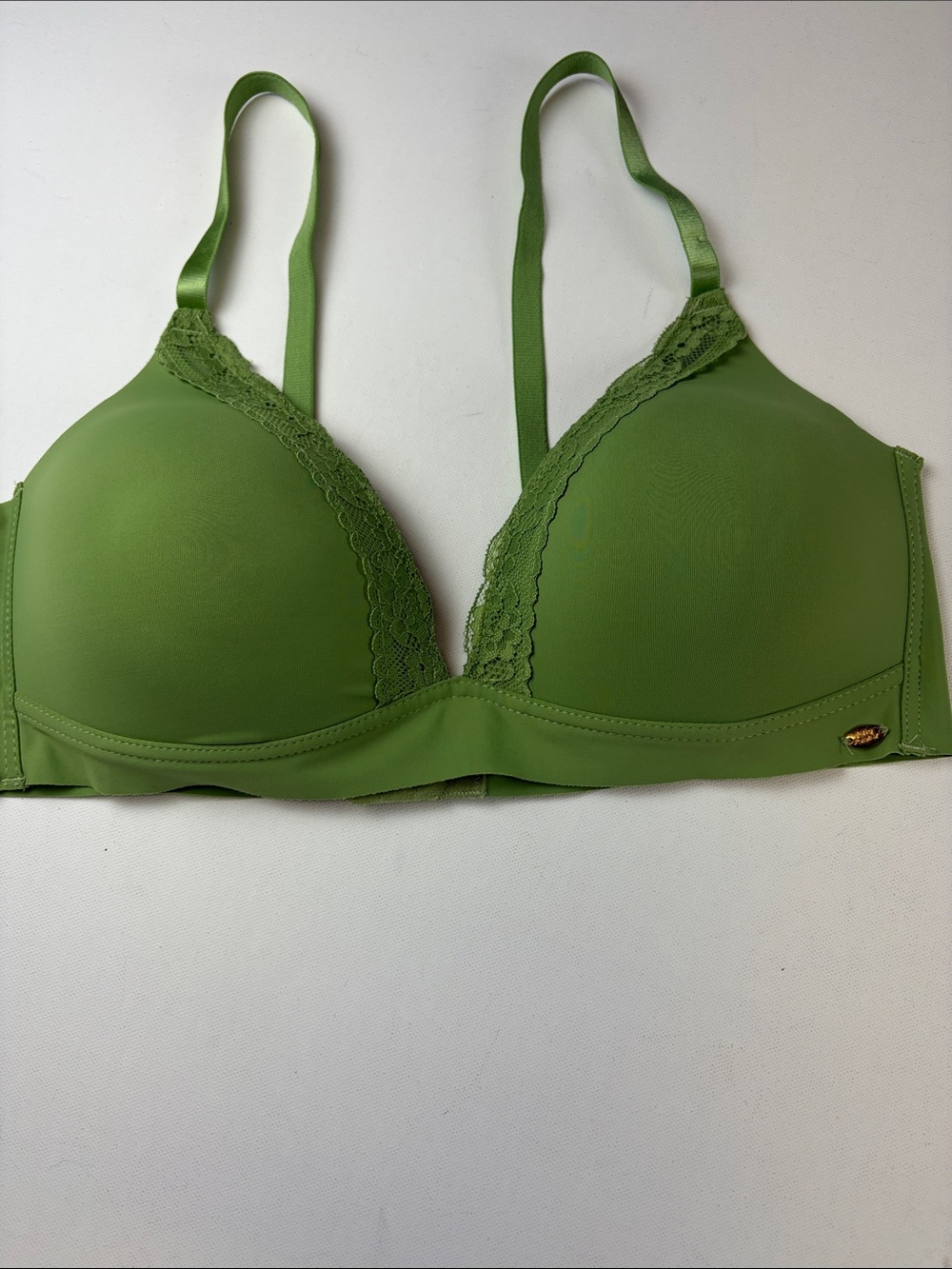 Betsey Johnson Green Lace Wireless Bra Size 38C
